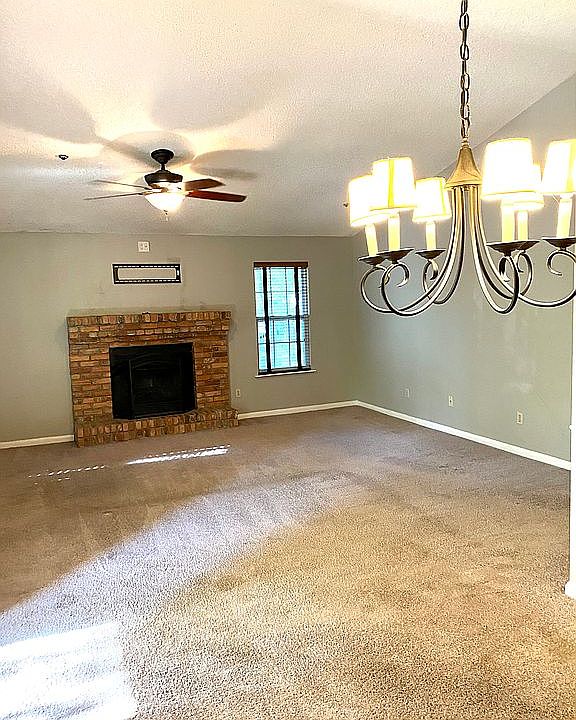 1st image of 2092 Sherwood Drive #10