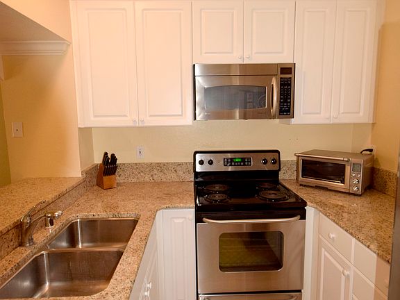 4th image of 20301 Bluffside Cir #D-306