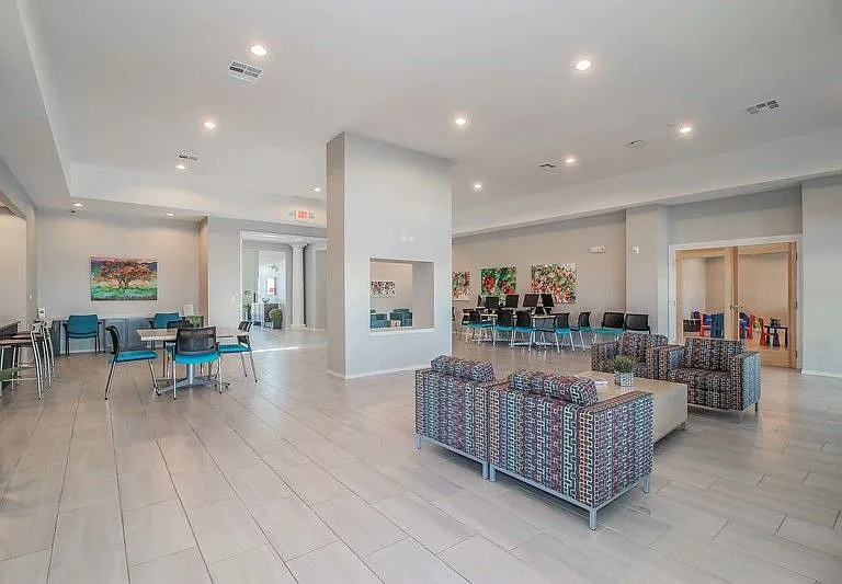 EMLI at Liberty Crossing Apartments — Photo 5