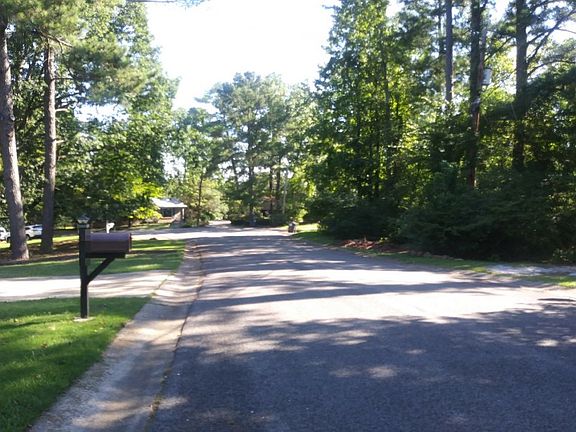 4th image of 2423 Ashland Dr