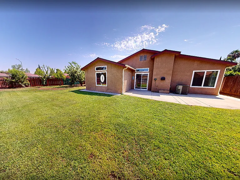 2292 Golden Ave — Photo 14