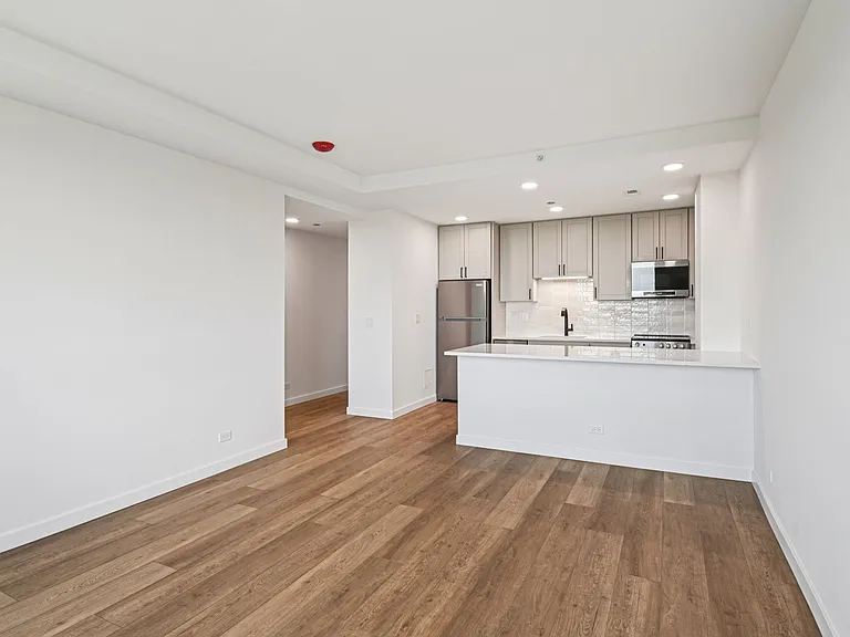 The Nest at Lincoln Park West — Photo 88