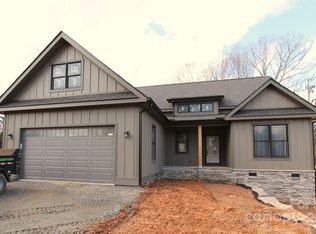 41 S Melissa Way, Hendersonville, NC 28791