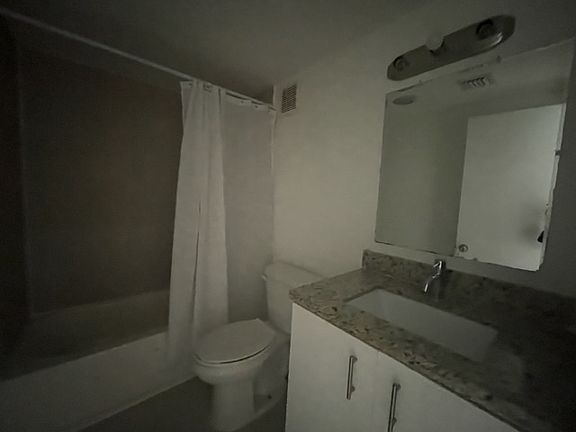 4th image of 42 SW 14th St #10968956