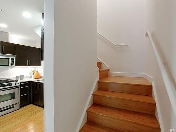 5th image of 300 Berry St Unit 113