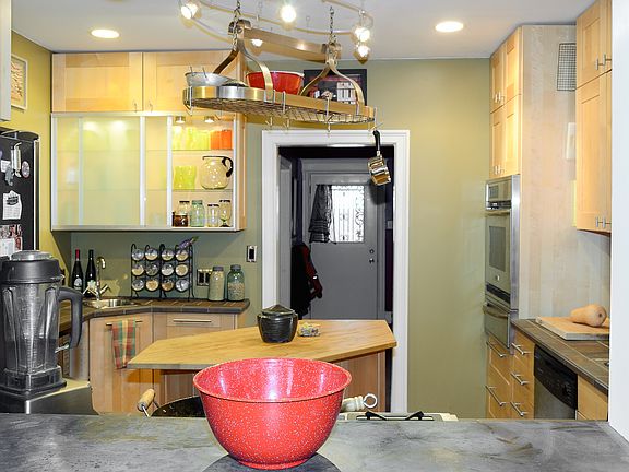 Kitchen at pass-thru