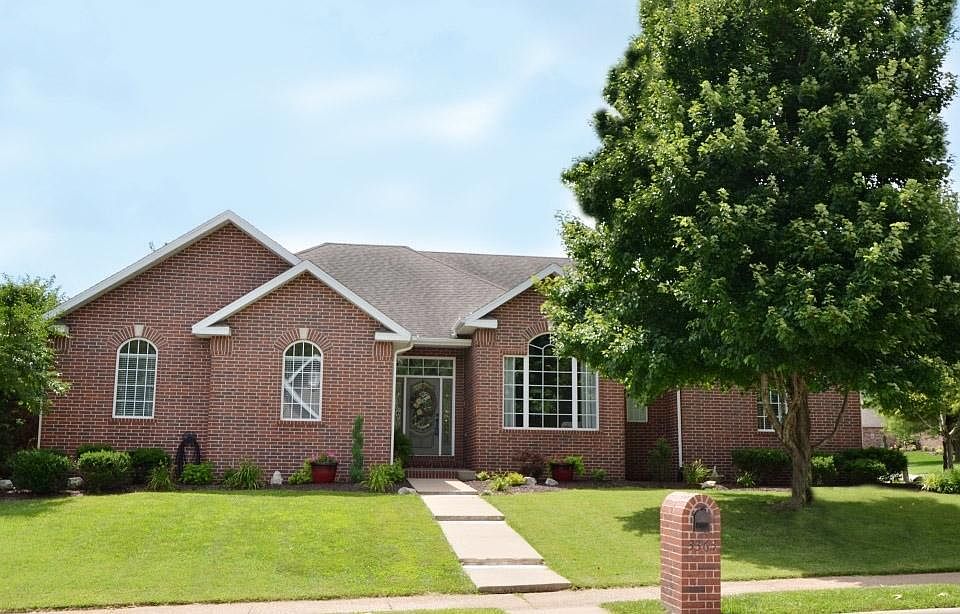 2nd image of 3363 S Blackman Ave