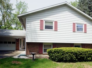 6 Cherry Ln, Clifton Park, NY 12065