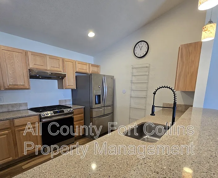 3727 Mount Spalding St — Photo 2