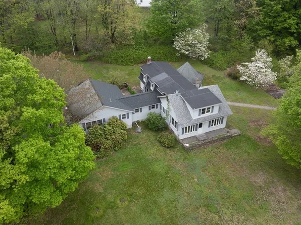 919 Chase Rd, Lunenburg, MA 01462
