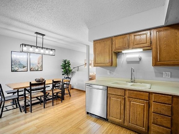 5th image of 1207 Cambria Ct