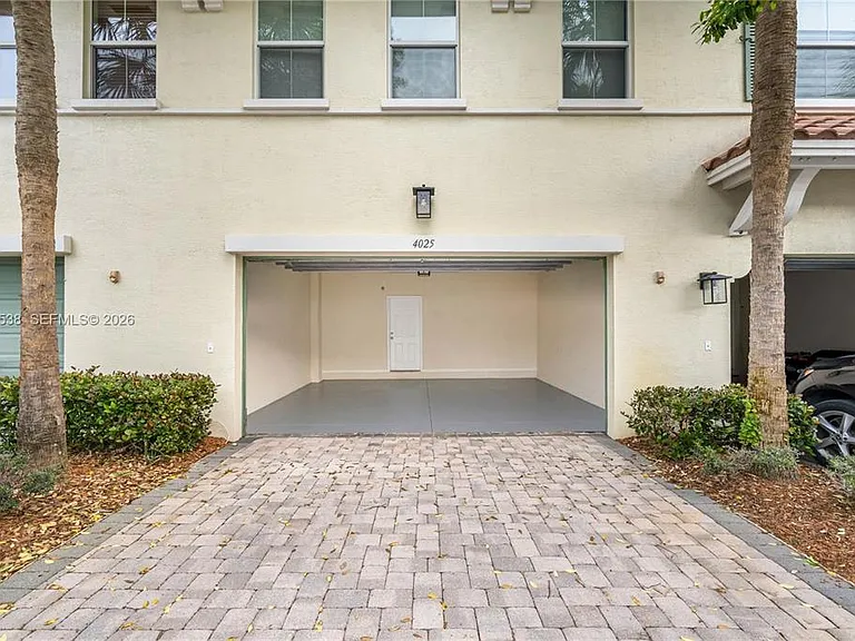 4025 Cascada Cir — Photo 10