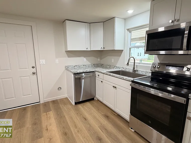 114 Couch St — Photo 6