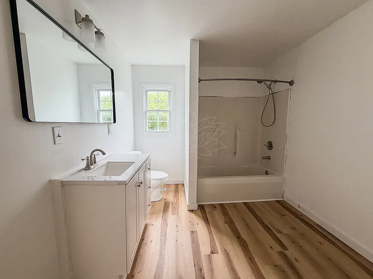 8 Temple St — Photo 5