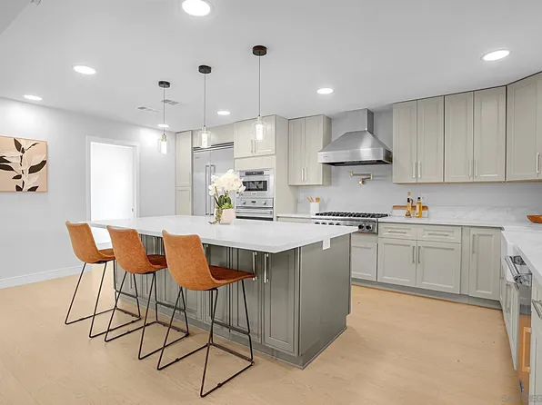6 Bahama Bnd, Coronado, CA 92118