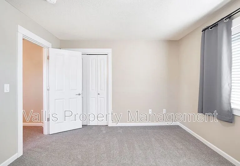 5164 Andresen St SE — Photo 35