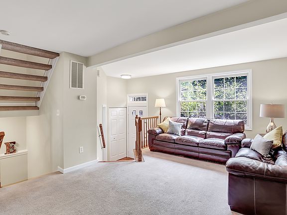 4th image of 5722 Croatan Ct