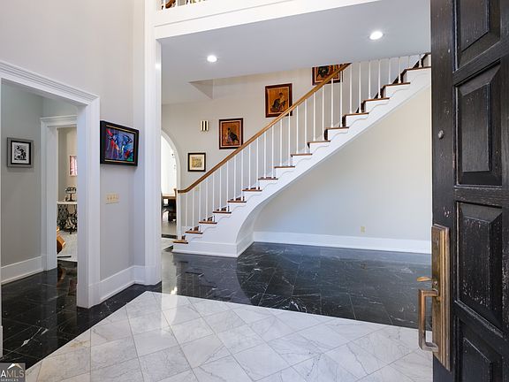 5th image of 1900 Country Club Rd