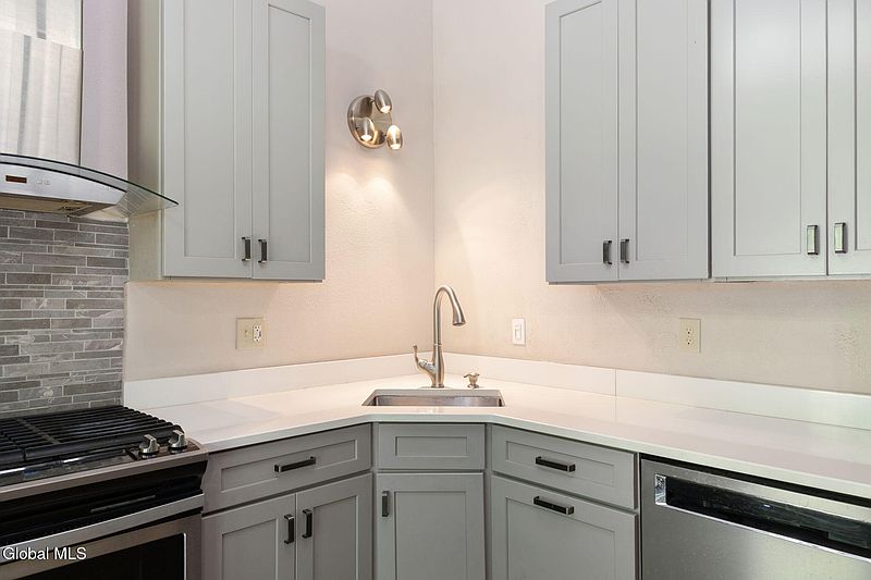 5th image of 214 Walnut Lane