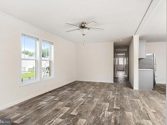 5th image of 414 Walnut St