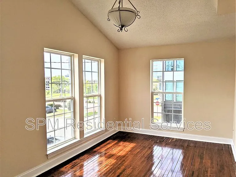 307 Harnett St #D — Photo 2