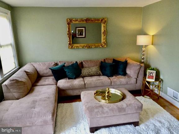 2nd image of 4017 Lyndale Ave