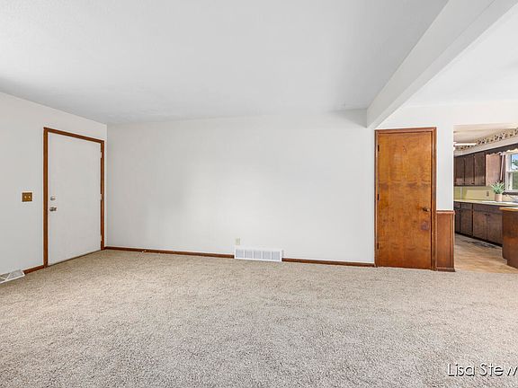 5th image of 7260 Zinnia Ct SE
