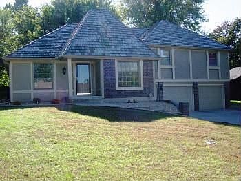 1st image of 404 NW Fairway Dr