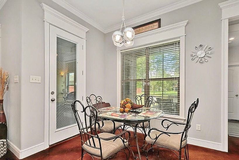 2nd image of 515 Abby Ln