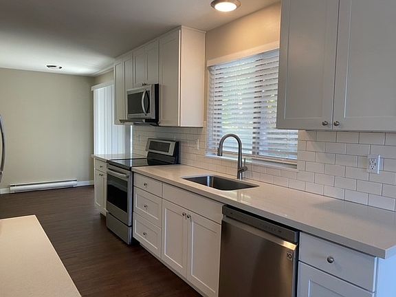 5th image of 540 Bellevue Way SE #5A
