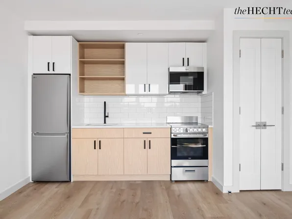 265 Ocean Parkway image 4 of 11