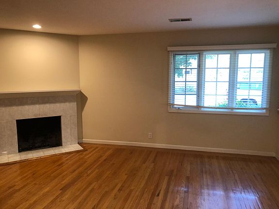2nd image of 461 Waverley St
