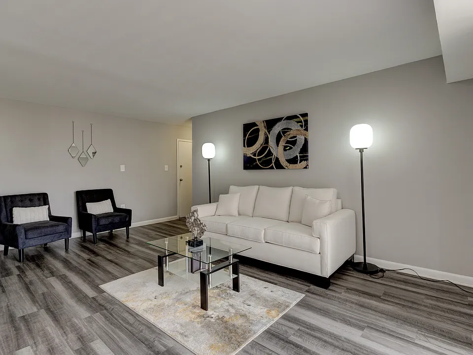 Admiral Place Apartments