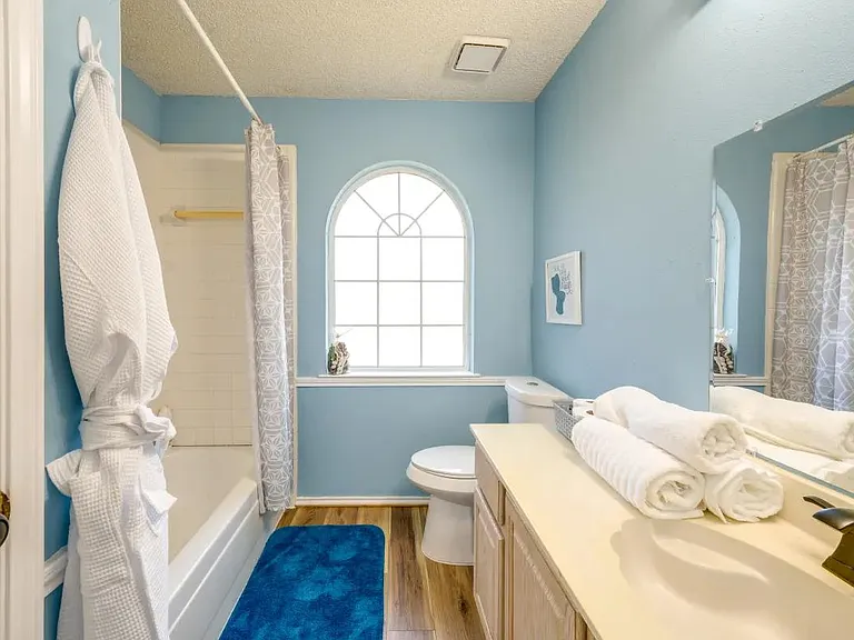 305 Indian Trail Ln — Photo 6