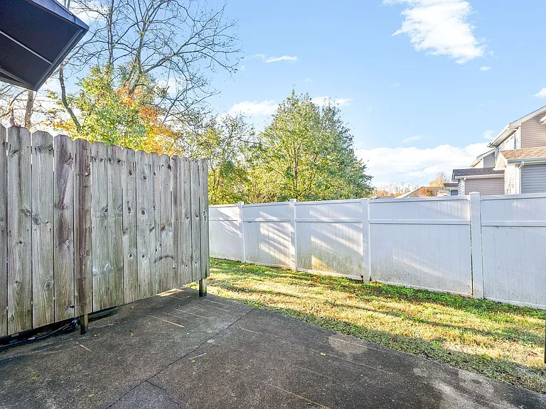 Raleigh Ct - 2303 — Photo 23