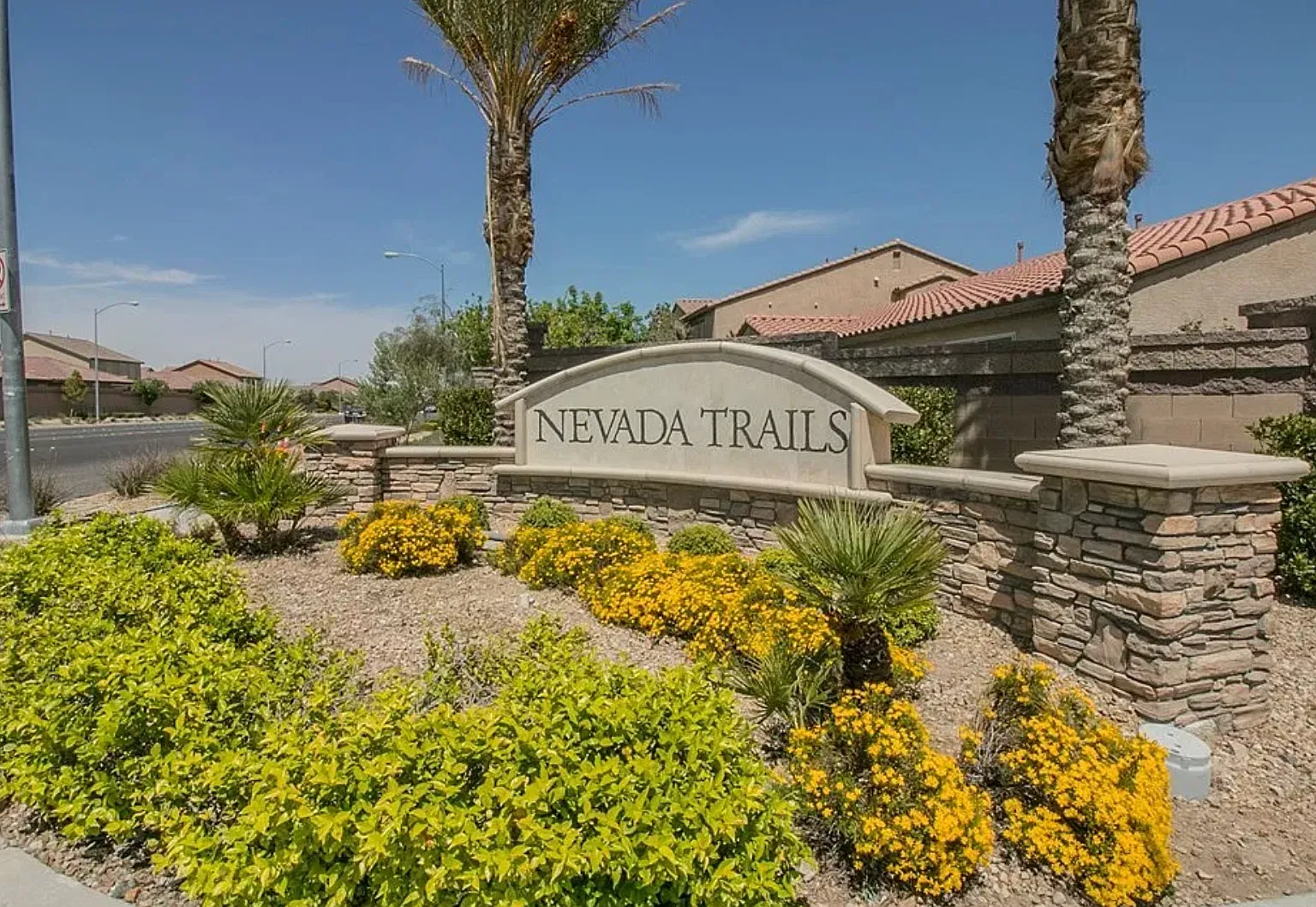 4 bed, 2672 sqft, $2,700 — Photo 2