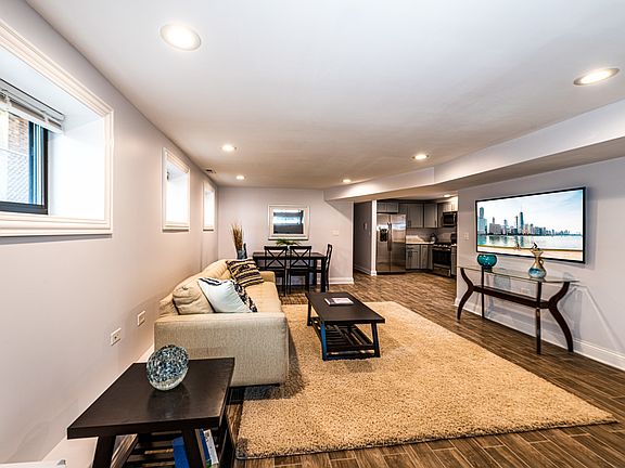 5th image of 6344 N Artesian Ave #G