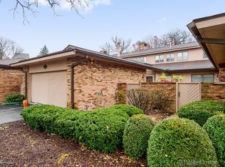 1223 Indian Trail Rd, Hinsdale, IL 60521