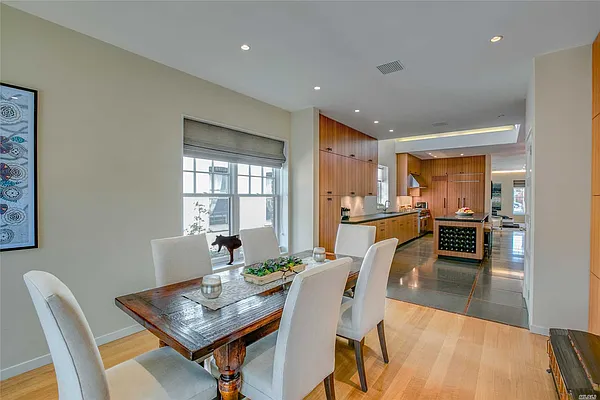 Sold by Daniel Gale Sotheby's International Realty | media 37