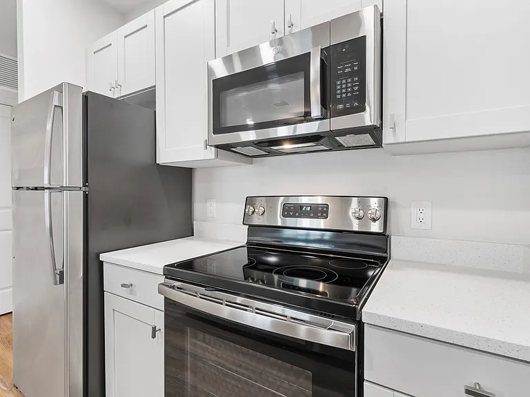 The Grove Apartment Homes — Photo 31