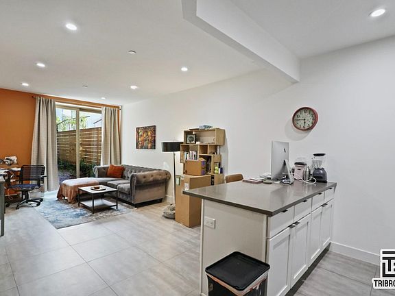 4th image of 424 E 143rd St #1