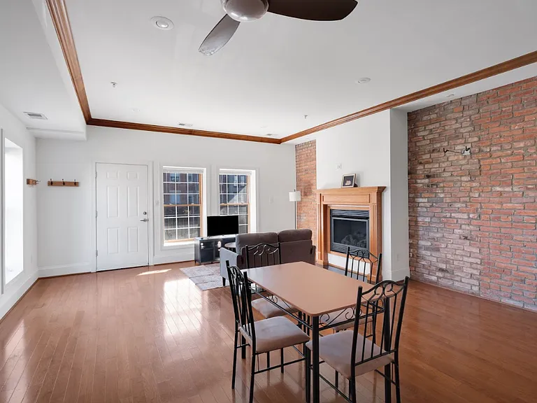 1337 Girard St NW #3 — Photo 12