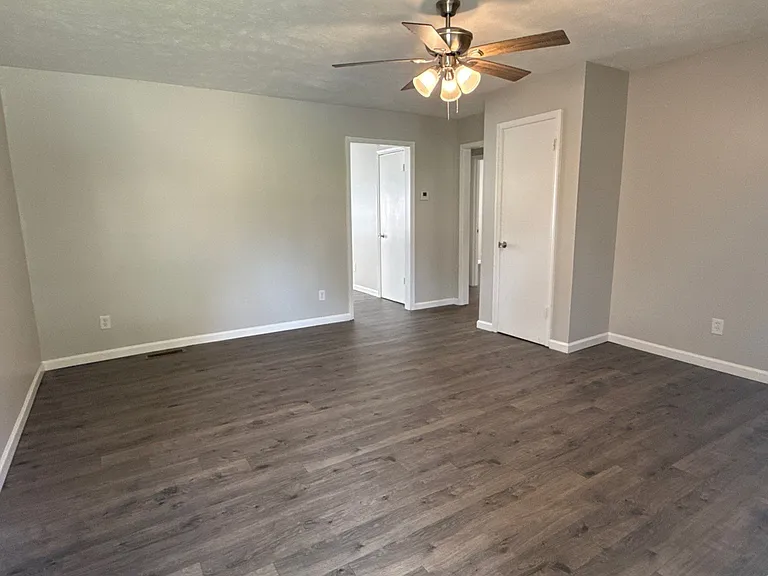 103 Skyhaven Dr #R — Photo 4