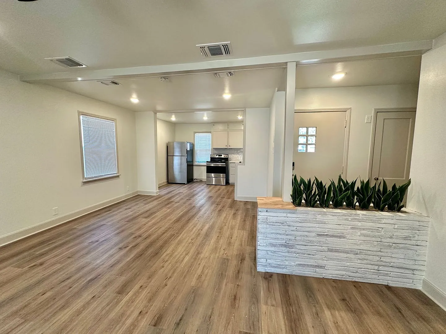 Cute Two Bedroom near Texas Tech University! — Photo 2