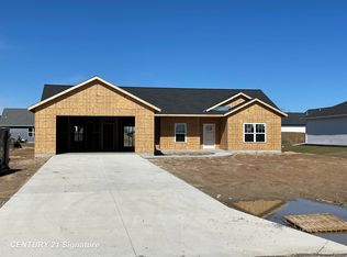 10160 Sarle Rd, Freeland, MI 48623