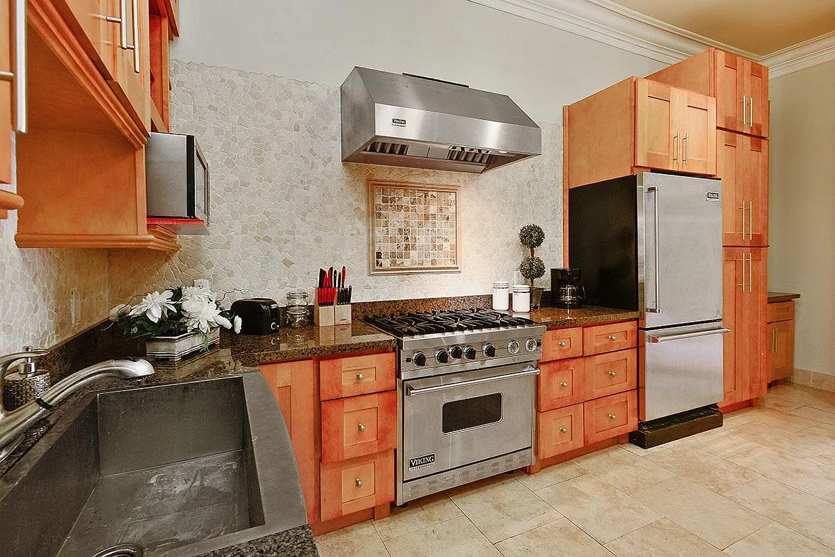 3 bed, $7,795 — Photo 4