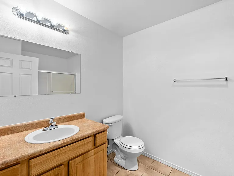 Vessey Park Apartments — Photo 5