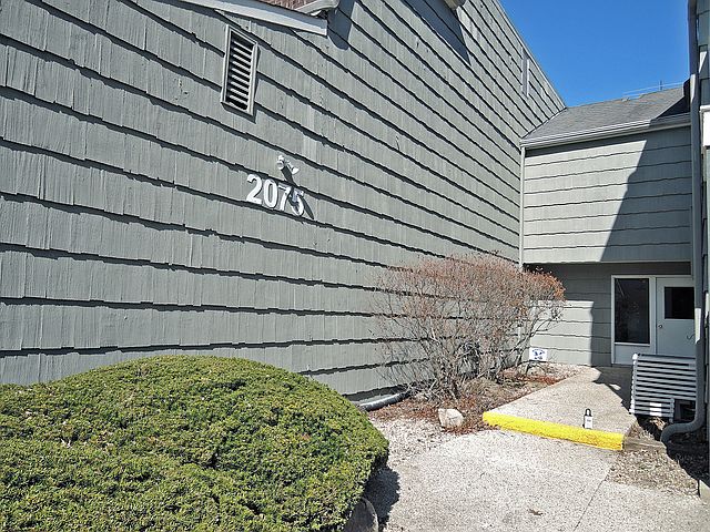 1st image of 2075 Creekside Dr APT 1-2