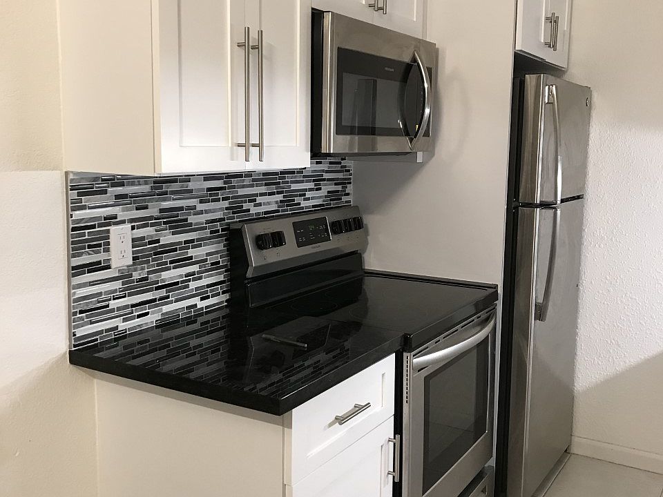 1st image of 801 NE 28th St #101