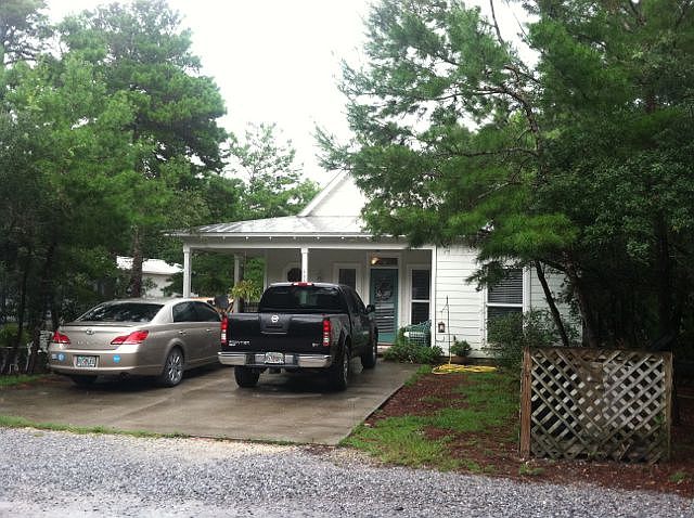 2nd image of 139 Williams St